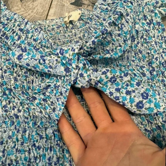 Blue Floral Smocked Dress with Ruffled Hem - Picture 5 of 6